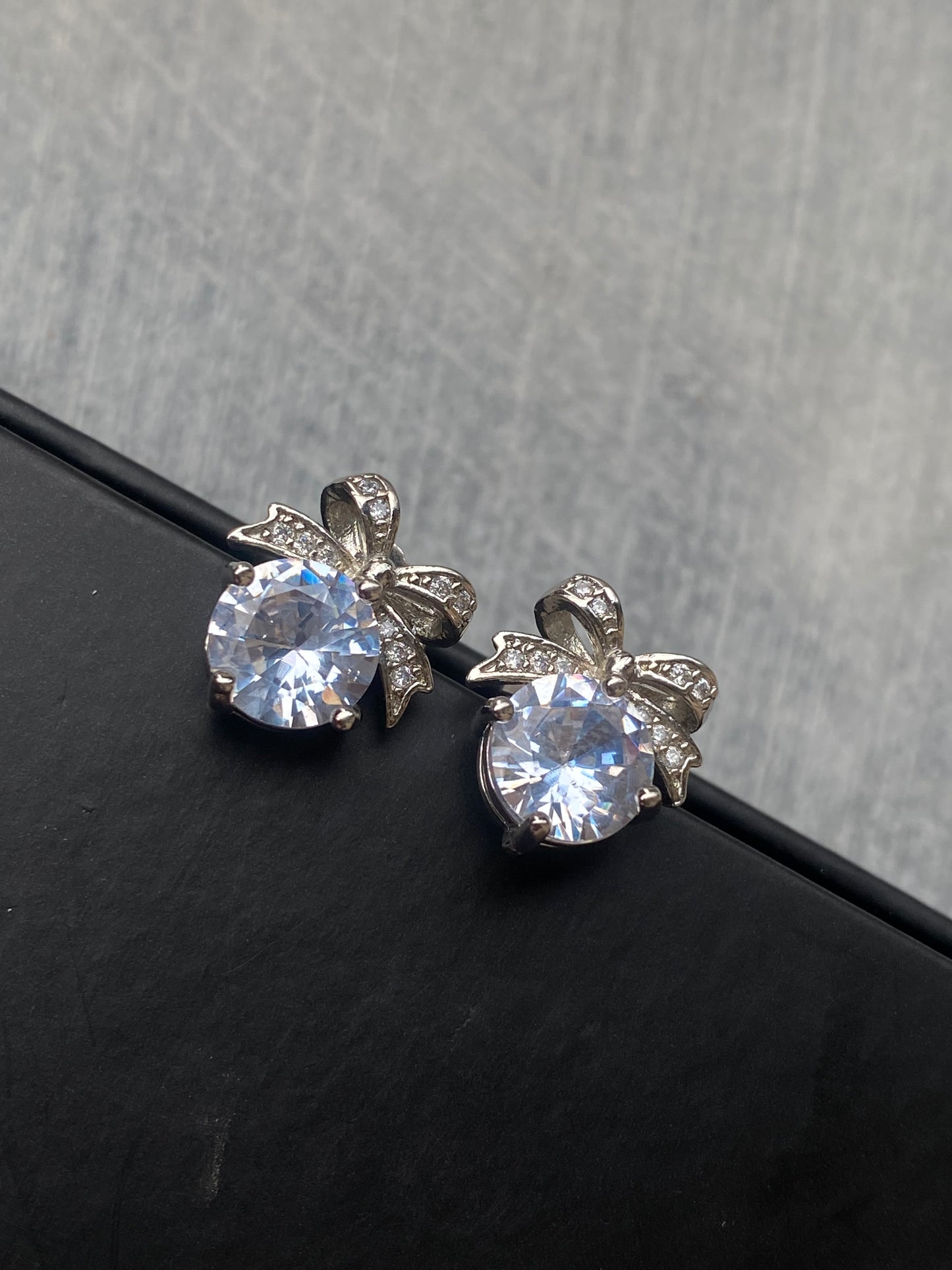 Bow Droplet Earrings - Layla