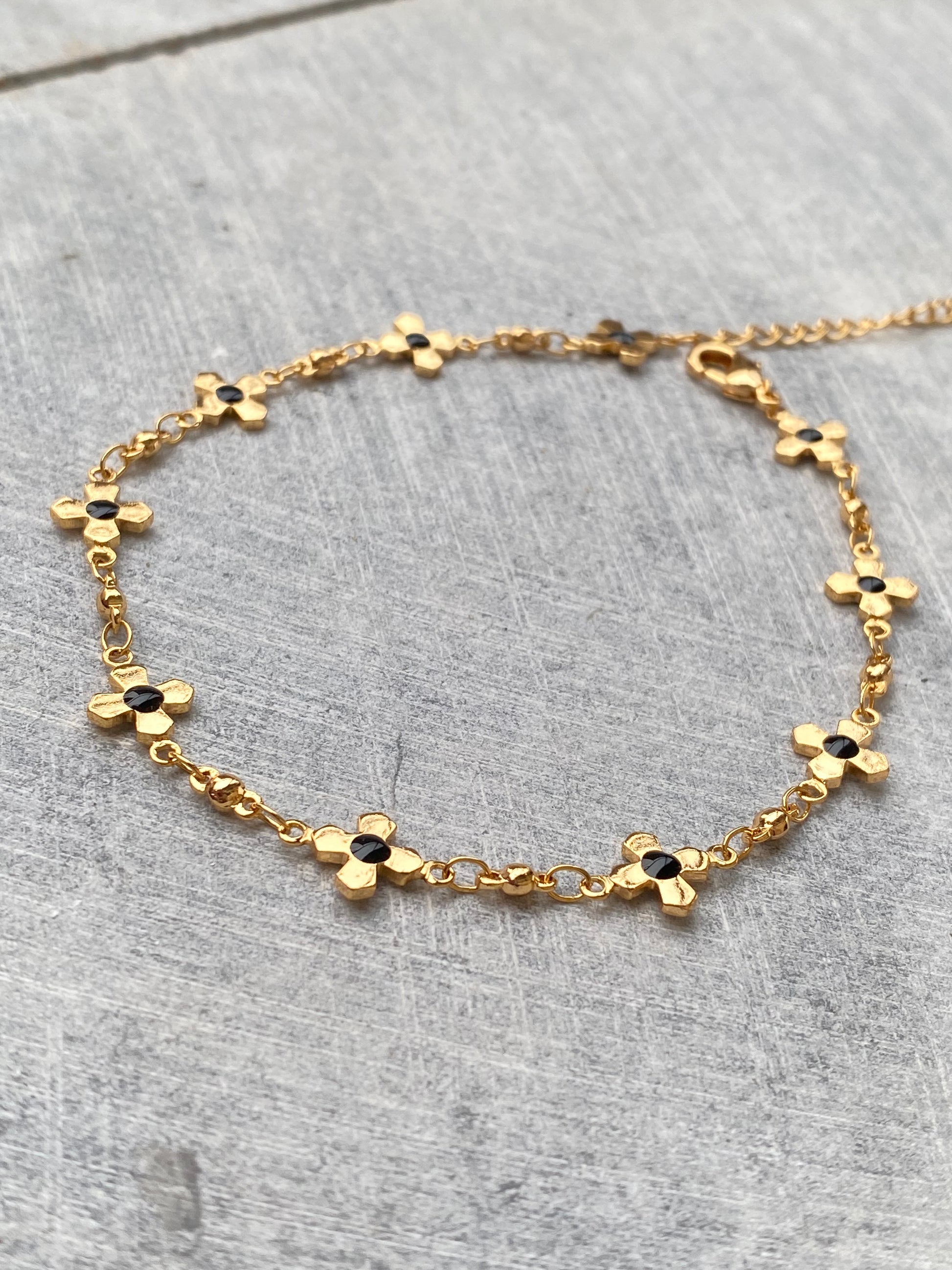 Clover Golden Bracelet - Layla