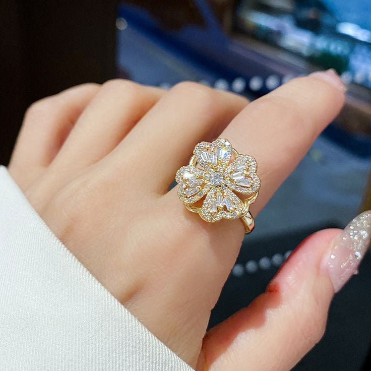 Moveable Clover Ring - Layla